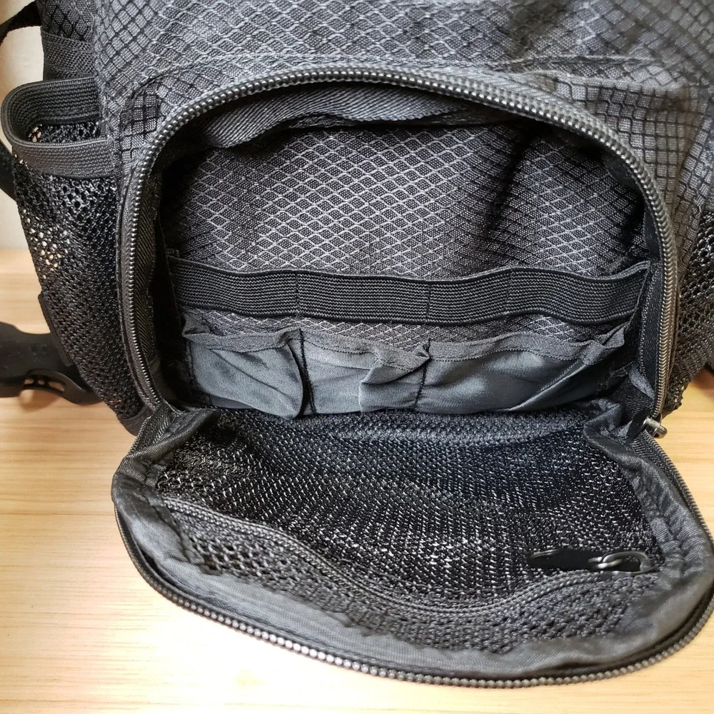 High Sierra For Leed's‎ Hydration H20 Backpack Black Hiking Camping Outdoor NWT